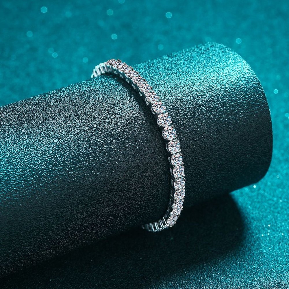 Certified 10.8ct. t.w. Moissanite Diamond Tennis Net Bracelet NEW - Picture 8 of 11